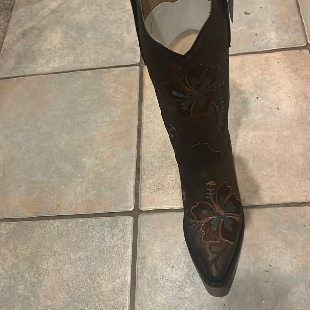Brand new in box Stetson Aloha boots